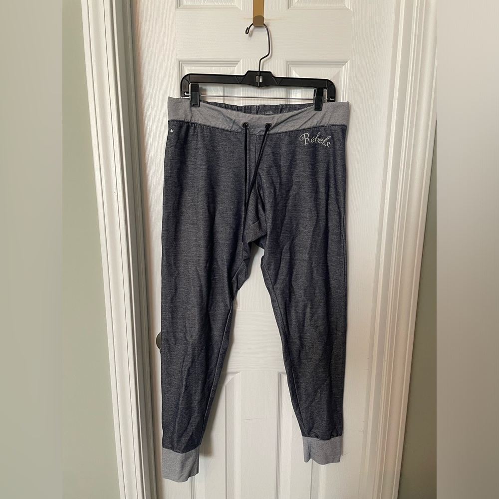 Antiqua Women’s Jogger with Rebels logo